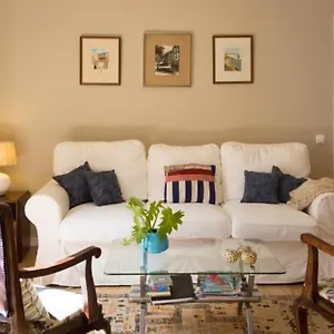  Apartment - Garden - Free Parking & Ac